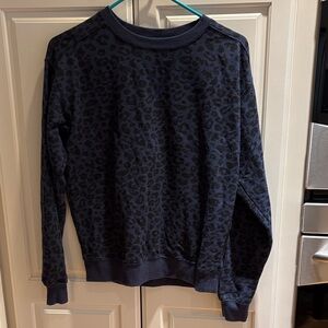 Z Supply womens blue and black animal Patterned Crewneck Sweatshirt. small